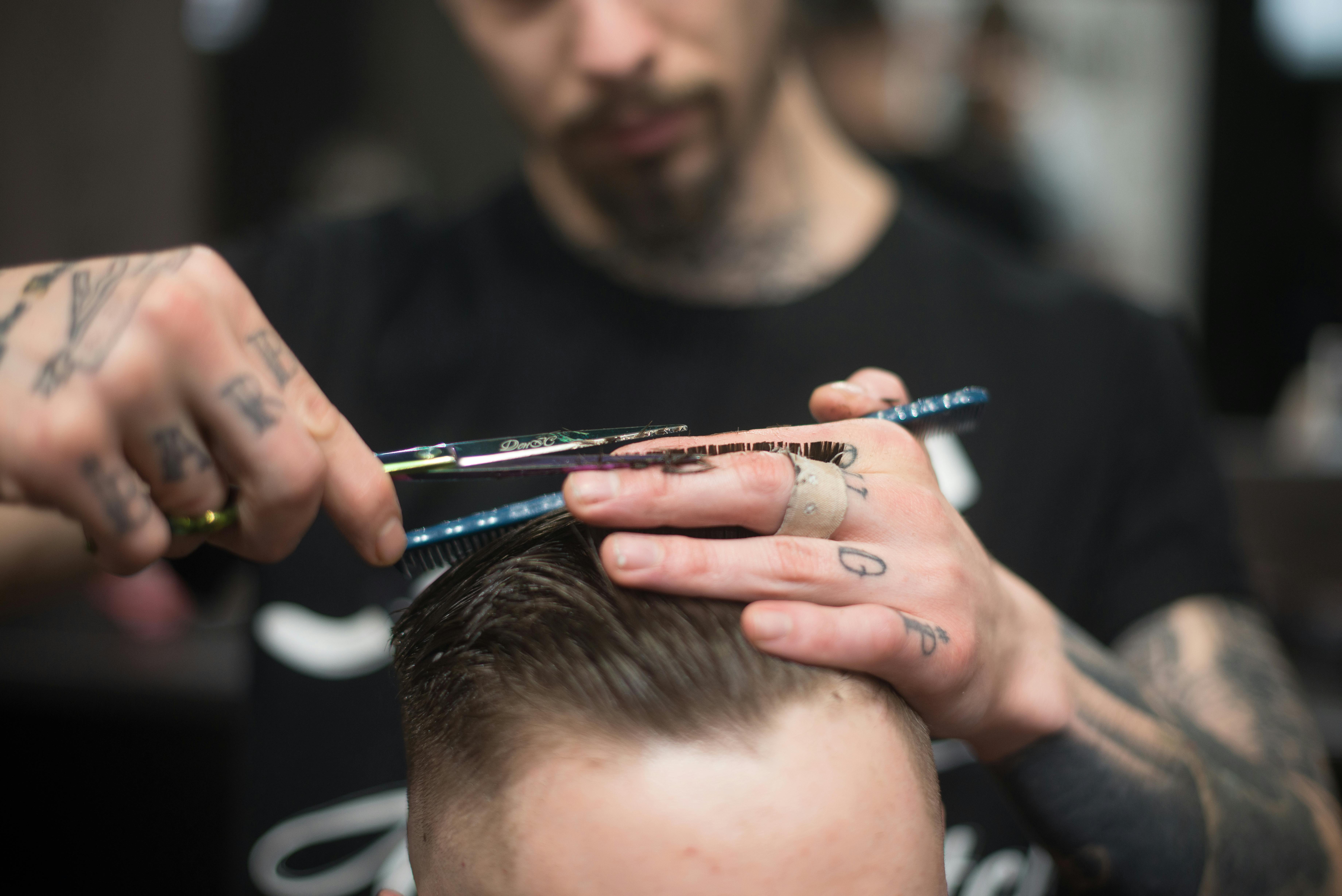 Professional Buzz Cut - Men's Grooming Excellence