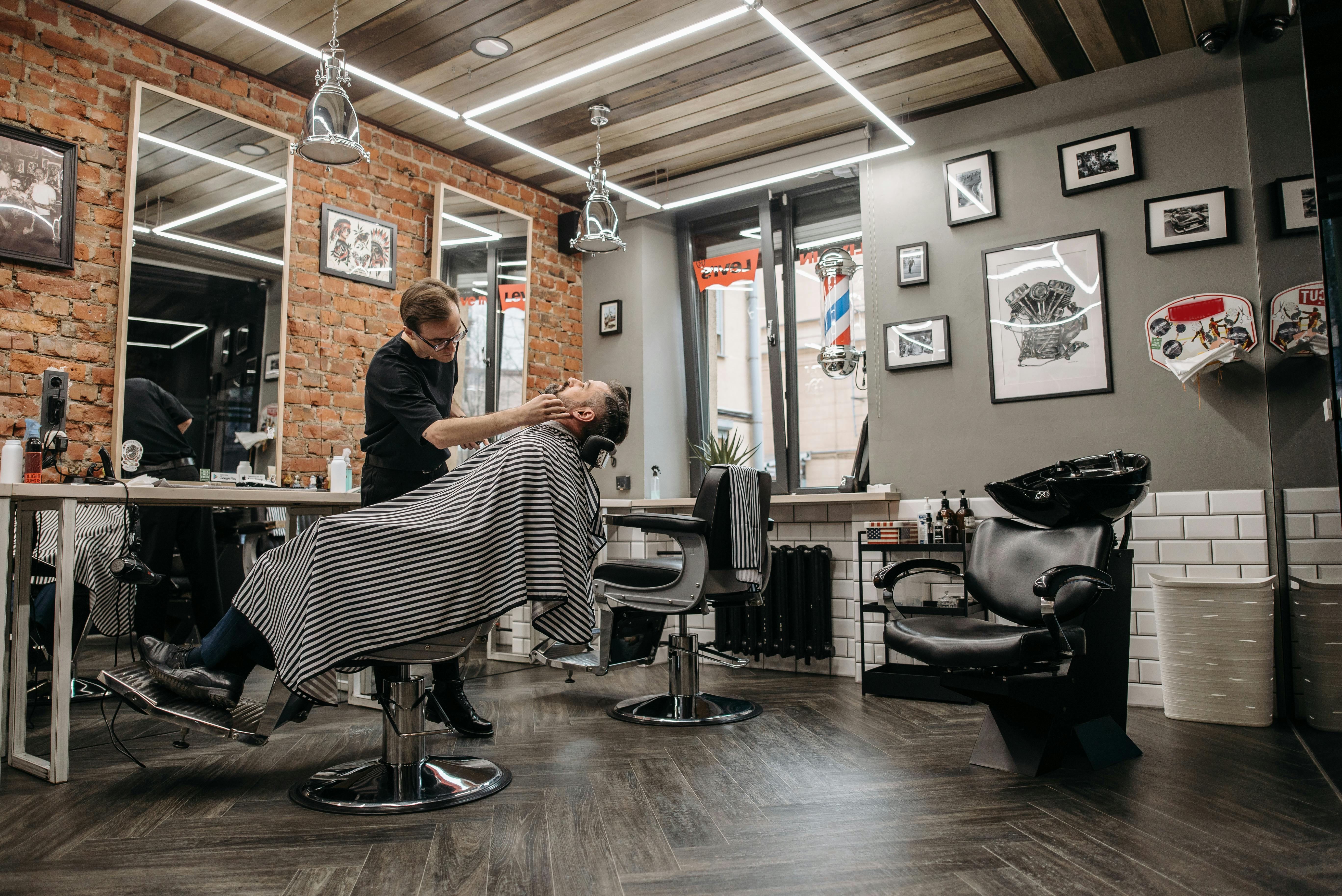 Professional Crew Cut - Men's Grooming Excellence